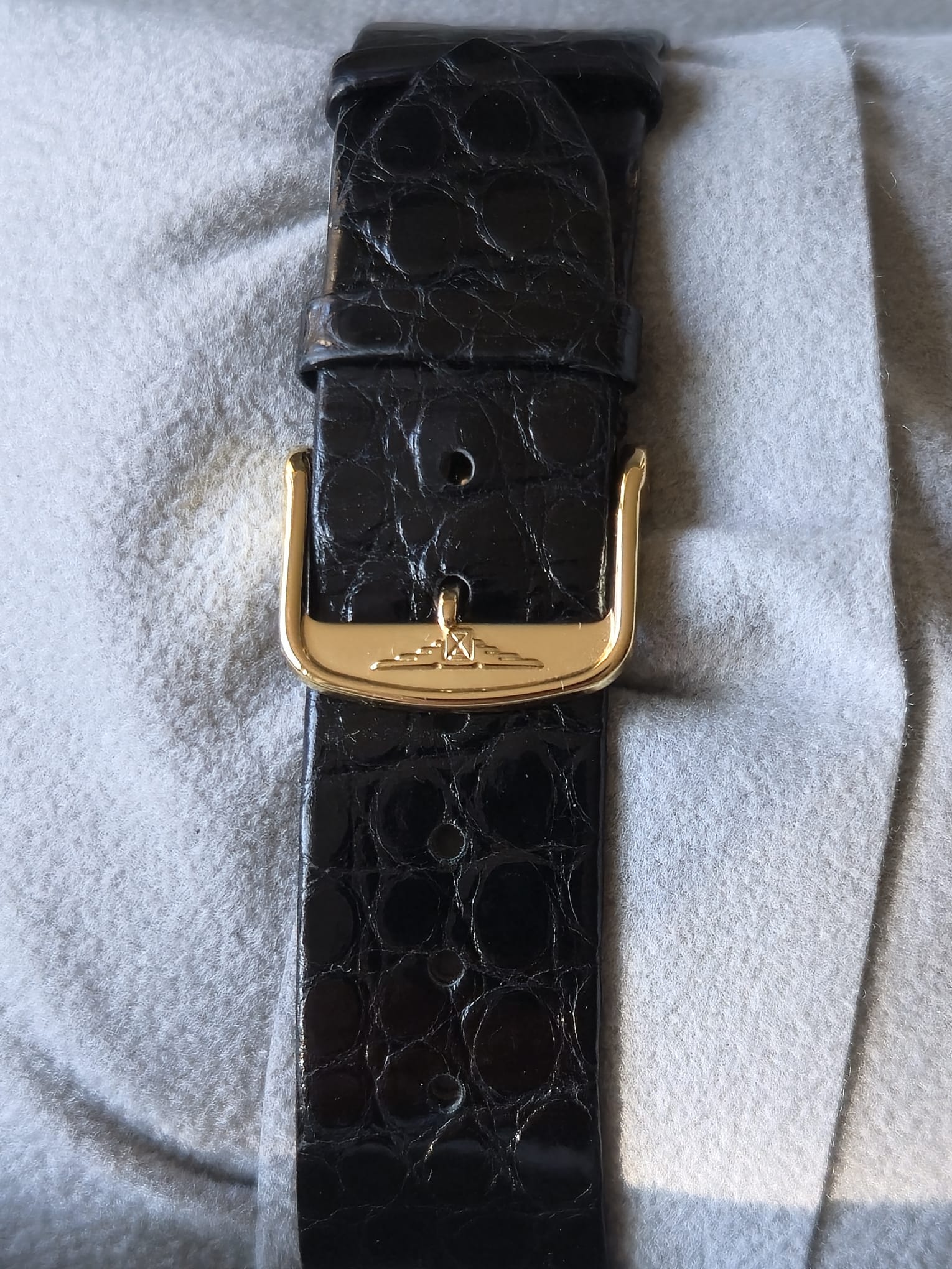 Longines La Grande Classique – Herrenuhr – Gelbgold PVD – Schwarzes Lederband – Swiss Made – Mit Originalbox