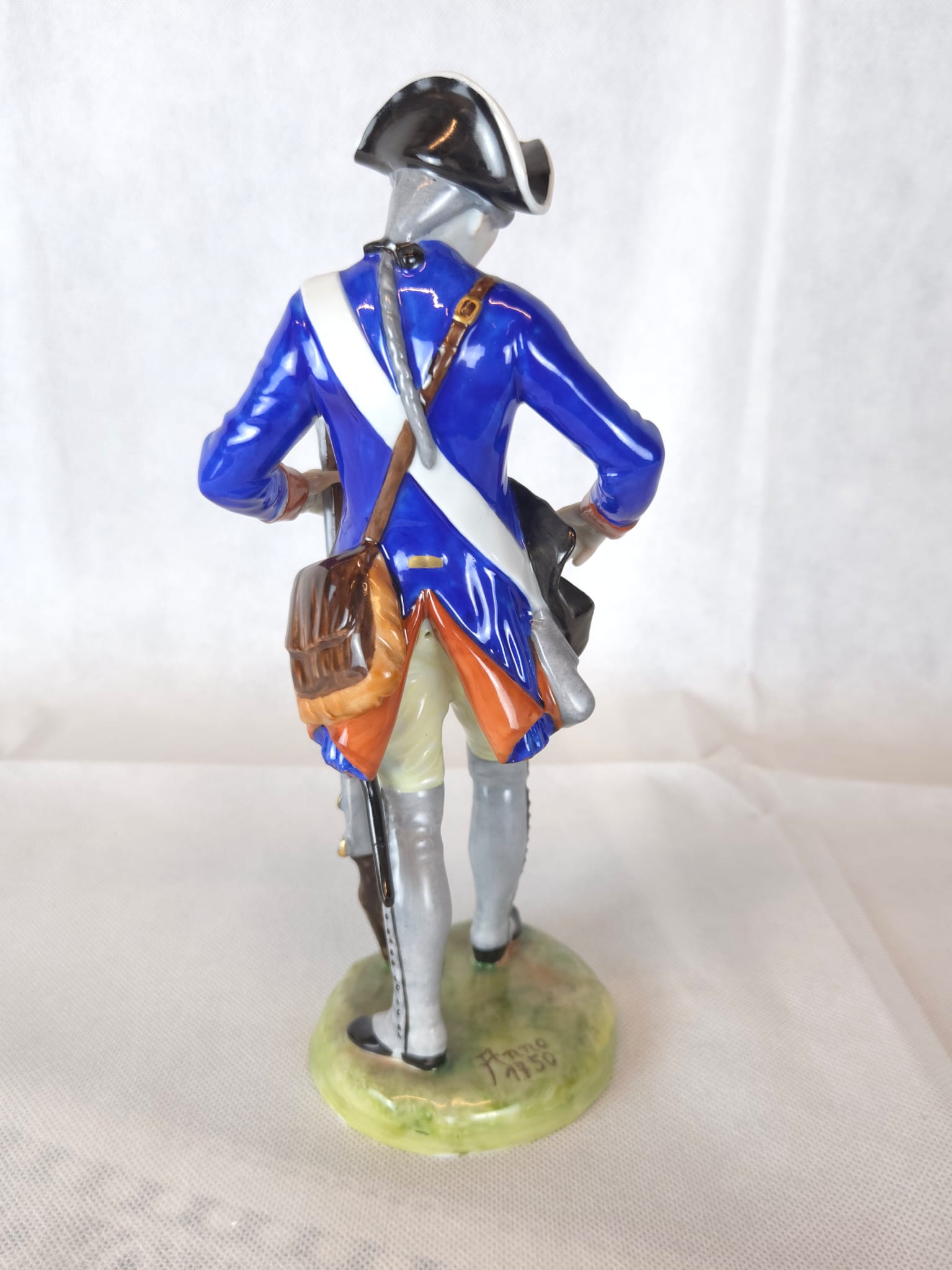 Porcelain Figurine Infantryman – Anno 1750 – Volkstedt / Scheibe-Alsbach – Prussian Soldier – Hand-painted