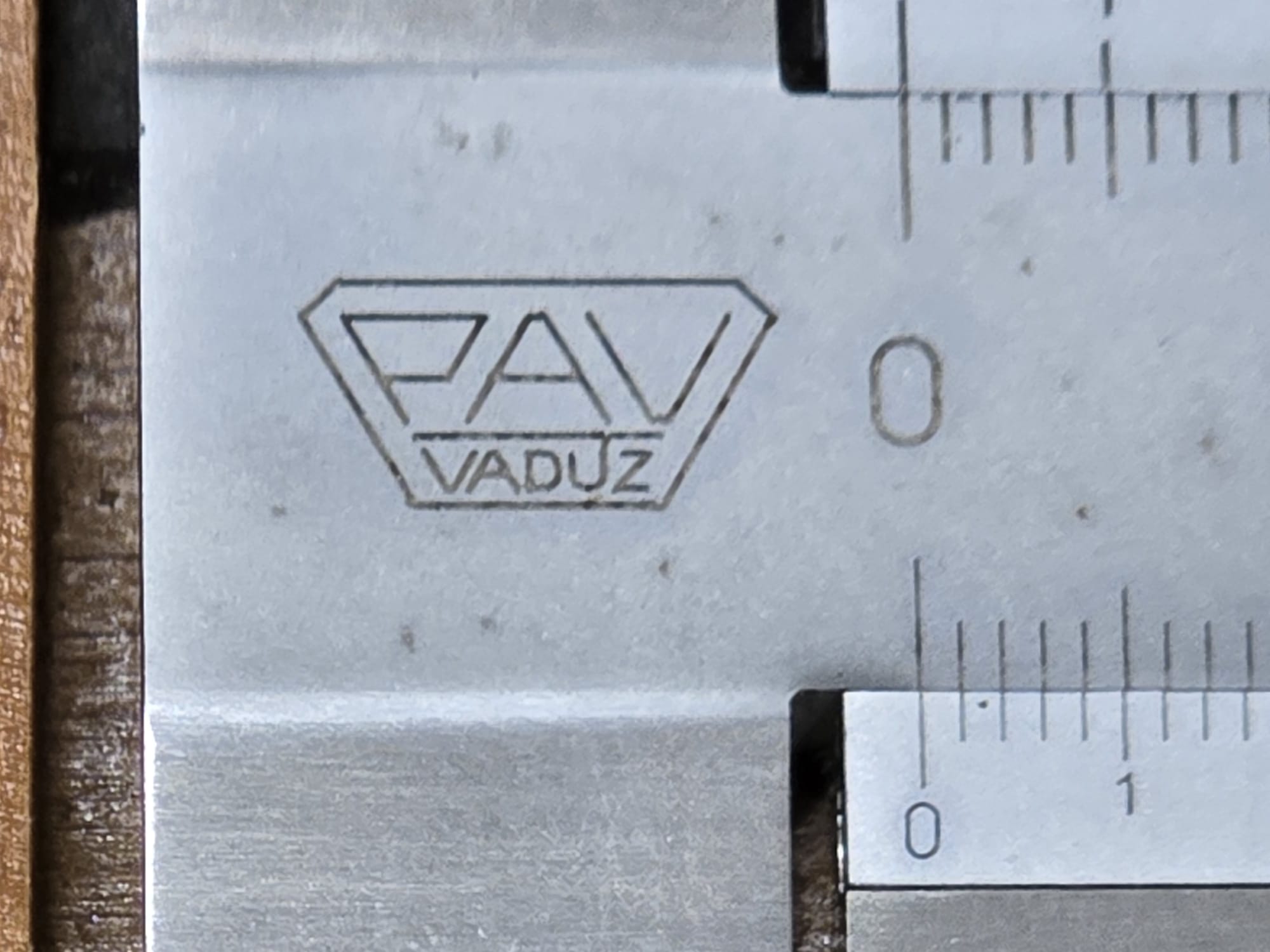PAV Vaduz Praezisions-Messschieber 200mm