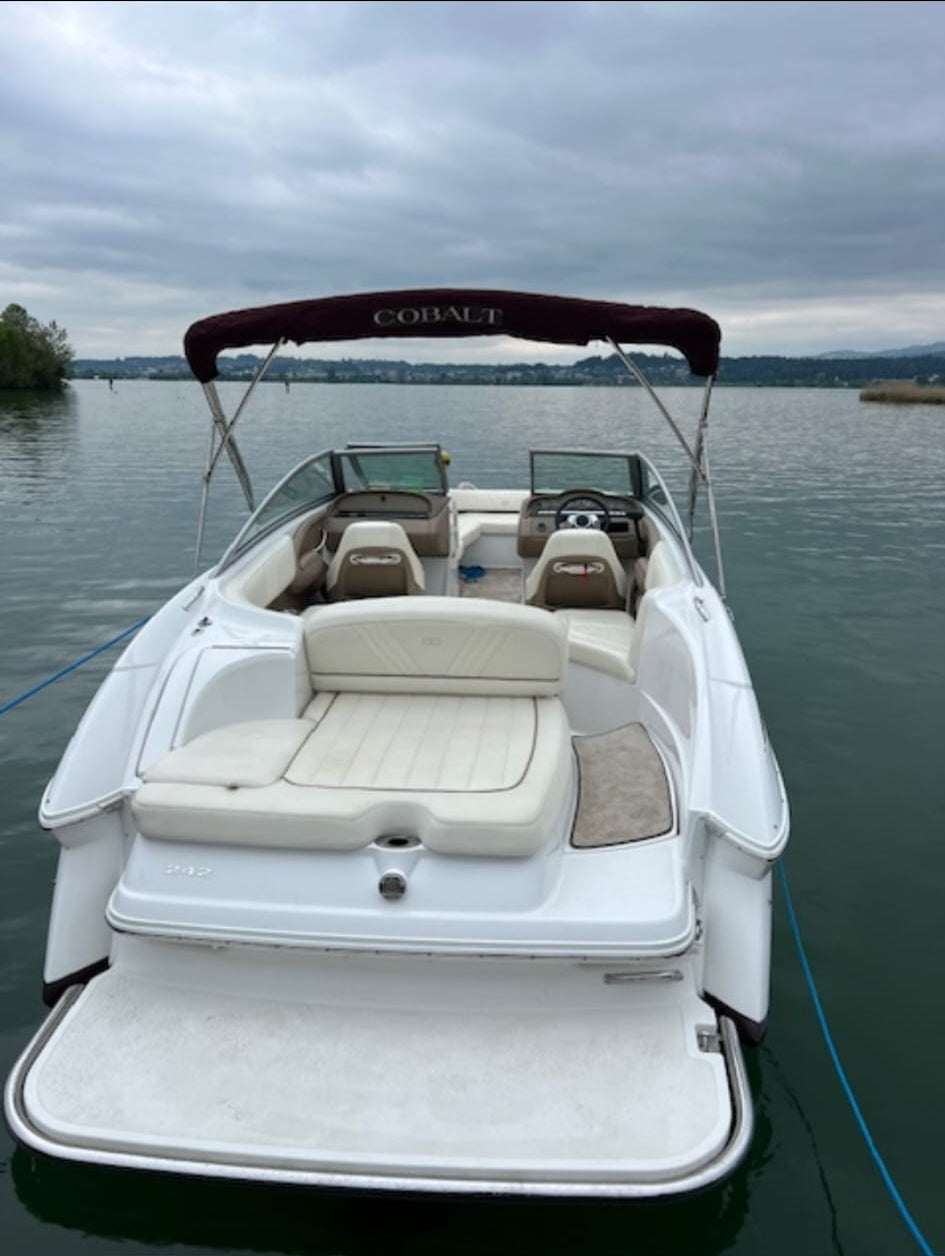 Motorboot COBALT 232