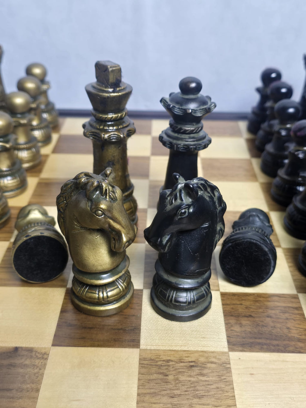 BOMBAY Luxury Chess & Backgammon Set