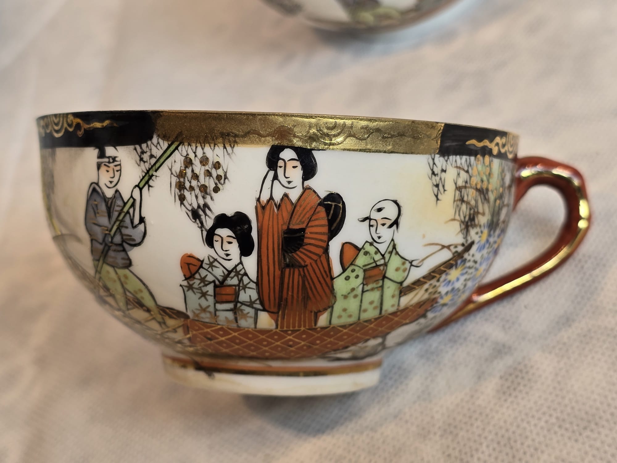 Japanisches Kutani Porzellan Teeservice – Handbemalte Geisha und Landschaftsszenen
