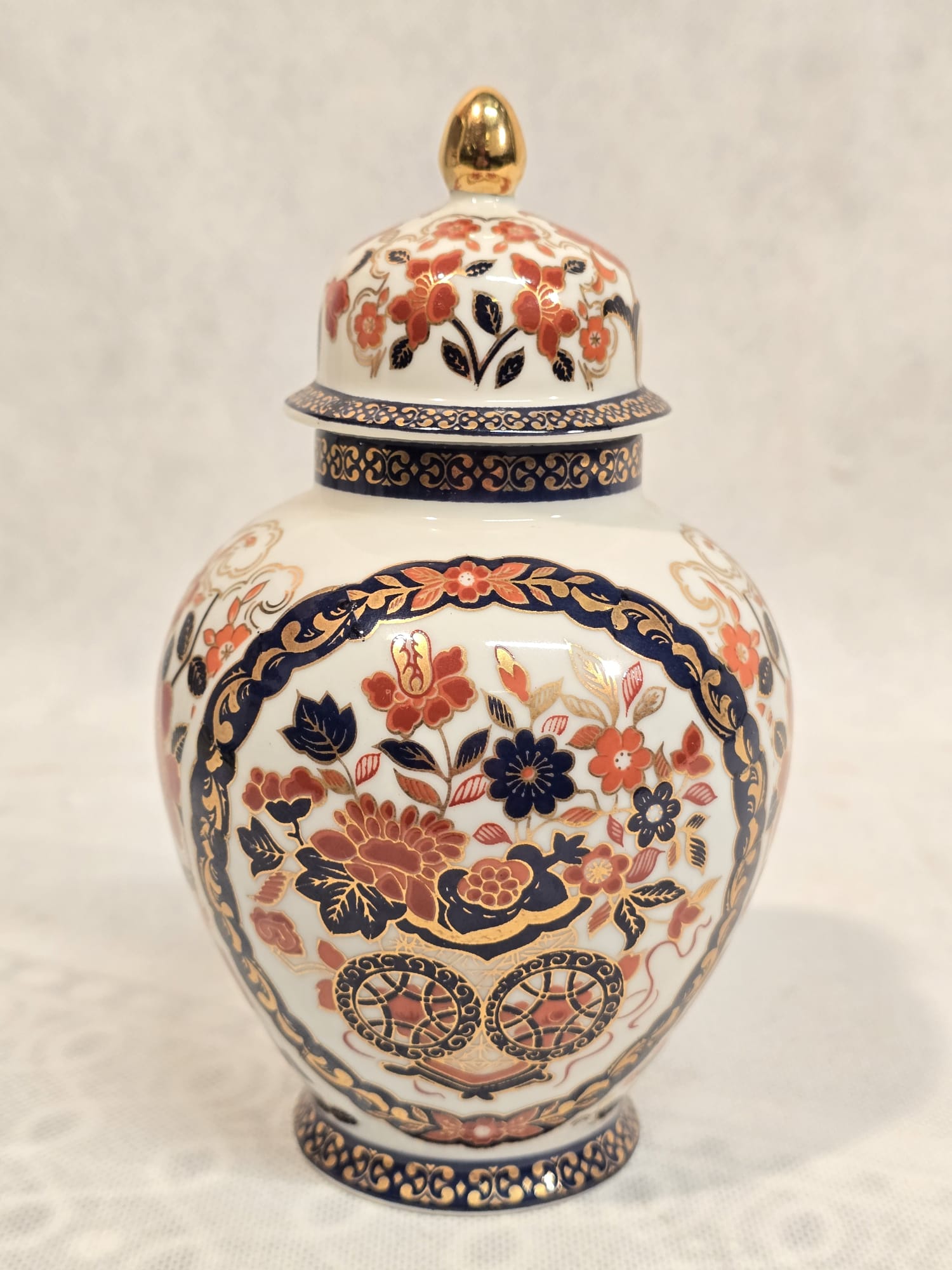 Japanische Ingwerdose Gold Kabuki – Imari Stil