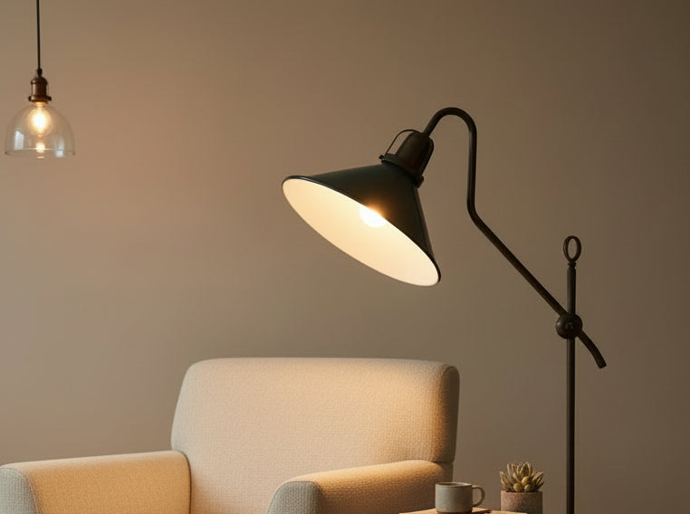 Lumina L.V.1. – Vintage Industrielle Stehlampe