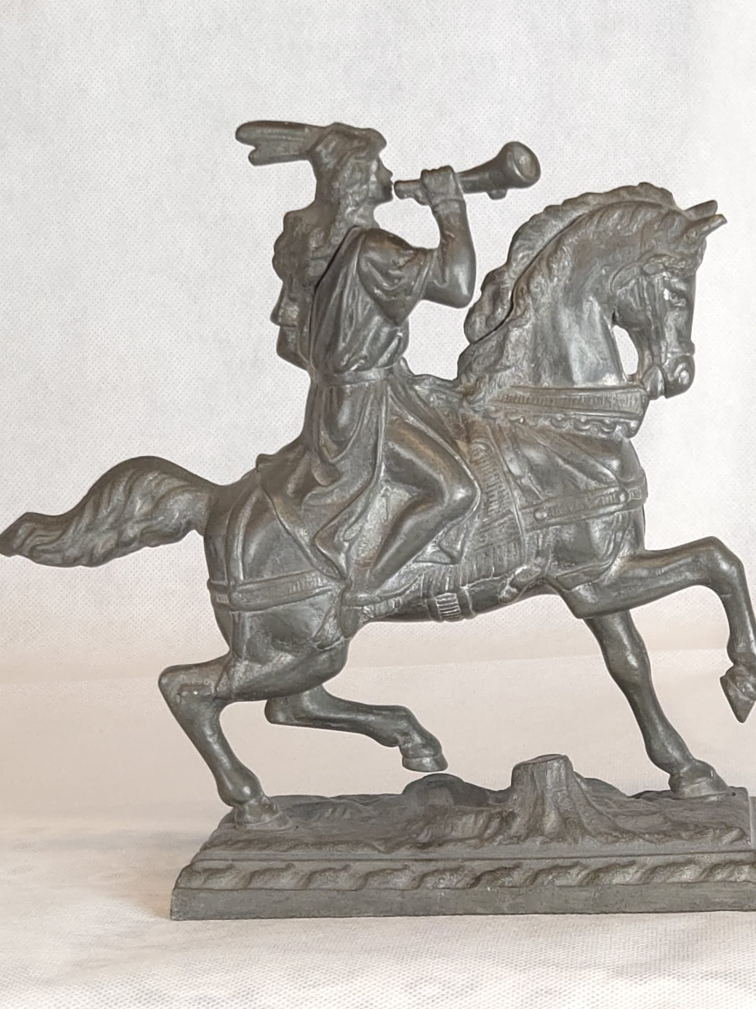 Antike Metallskulptur – Reitender Trompeter – Zinkguss – Historismus – 19./20. Jahrhundert