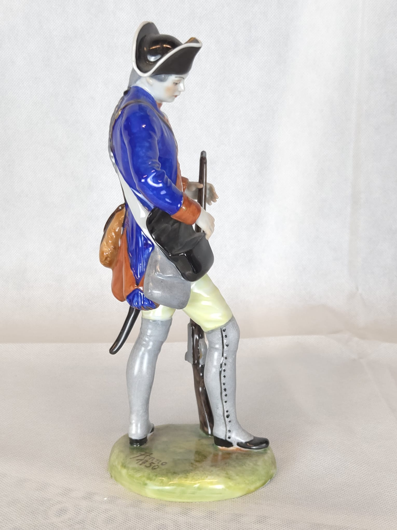 Porcelain Figurine Infantryman – Anno 1750 – Volkstedt / Scheibe-Alsbach – Prussian Soldier – Hand-painted