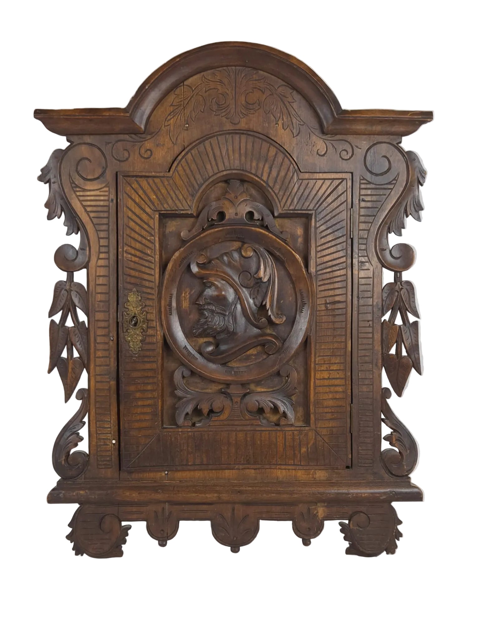 Antiker Holzwandschrank – Handgeschnitzt – Ritterportrait – Gründerzeit – 19. Jahrhundert