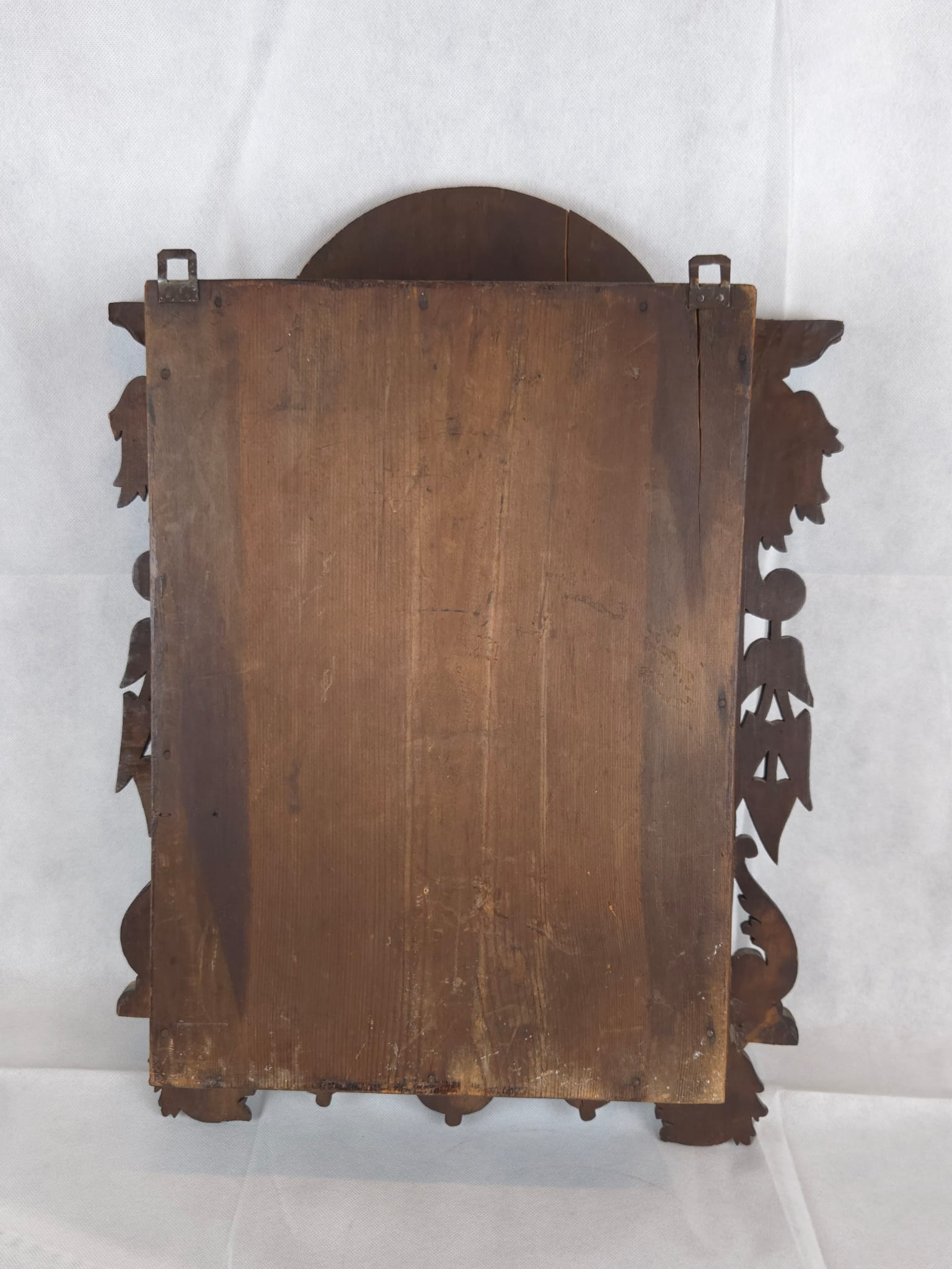 Antiker Holzwandschrank – Handgeschnitzt – Ritterportrait – Gründerzeit – 19. Jahrhundert
